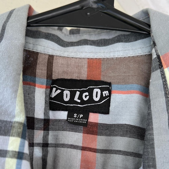 Volcom button up - Picture 2 of 3